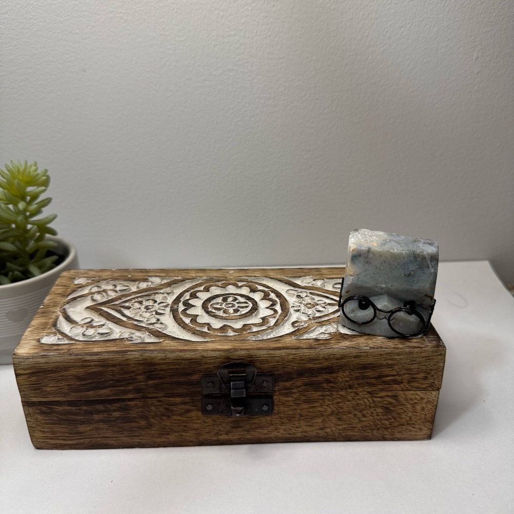 Wooden Box with Assorted Crystals - Picture 3 of 6
